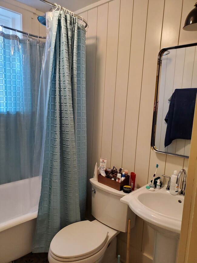 Building Photo - Laurel220 (KC-JF)