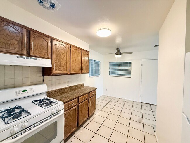 Building Photo - Charming 3 bedroom, 1 bathroom home located just minutes from downtown Prescott.