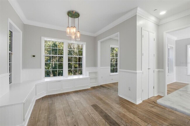 Building Photo - 815 Lake Evalyn Dr