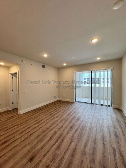 Building Photo - 414 Cape Coral Pkwy E