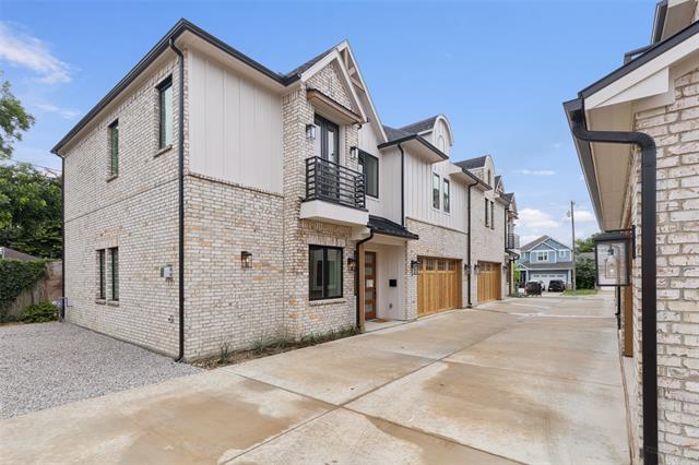 Building Photo - 1000 W 10th St