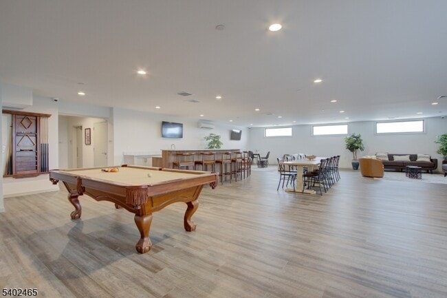 Building Photo - 258 Morris Ave