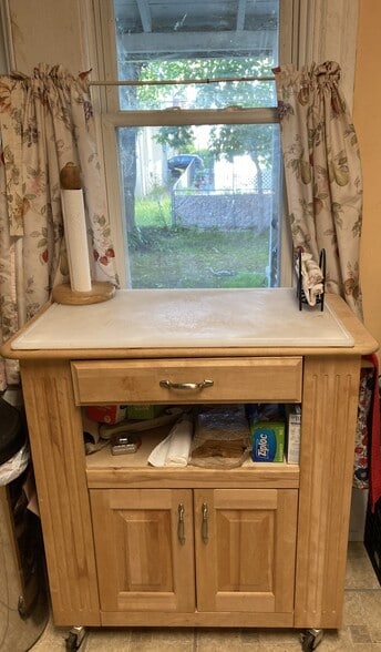 Food Prep Kiosk - 209 Park Ter