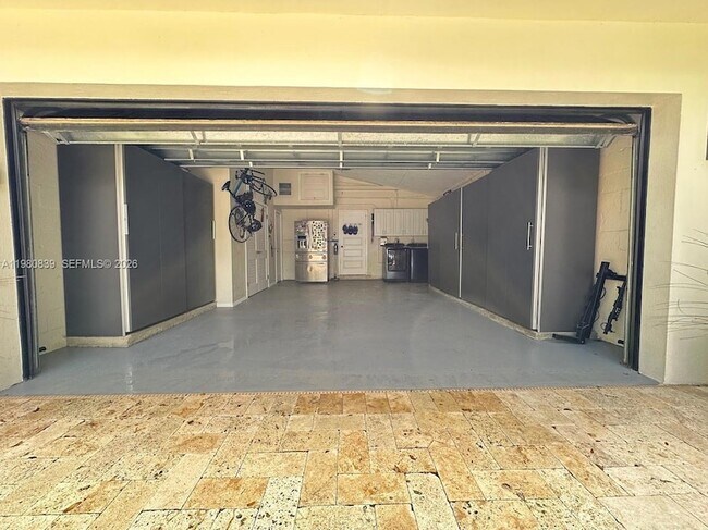 Building Photo - 6520 SW 65th St