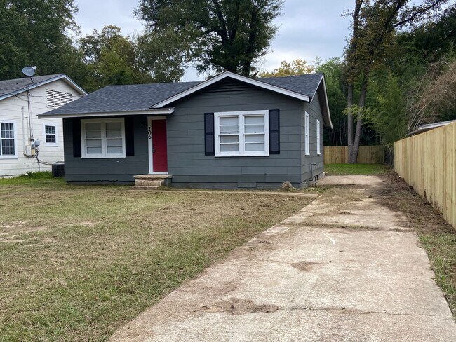 Building Photo - For Sale with Owner Financing!