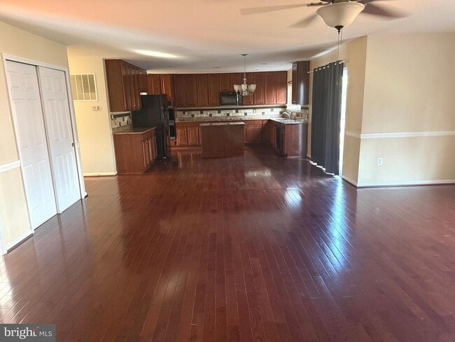 Building Photo - 18 Brushy Creek Cir