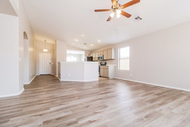 Building Photo - 7311 W Cordes Rd