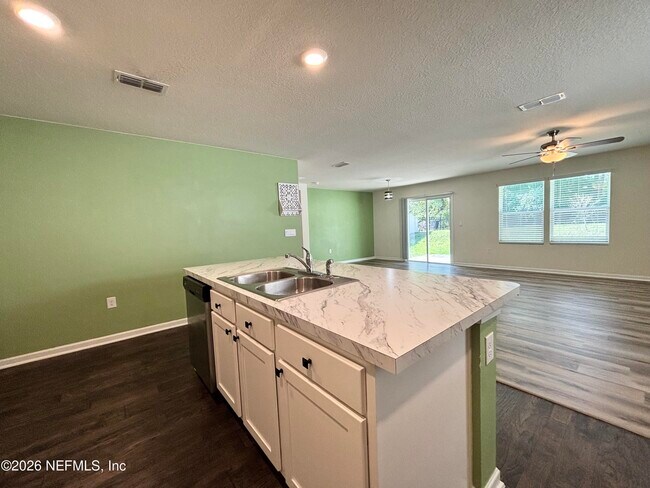 Building Photo - 2270 Willow Springs Dr