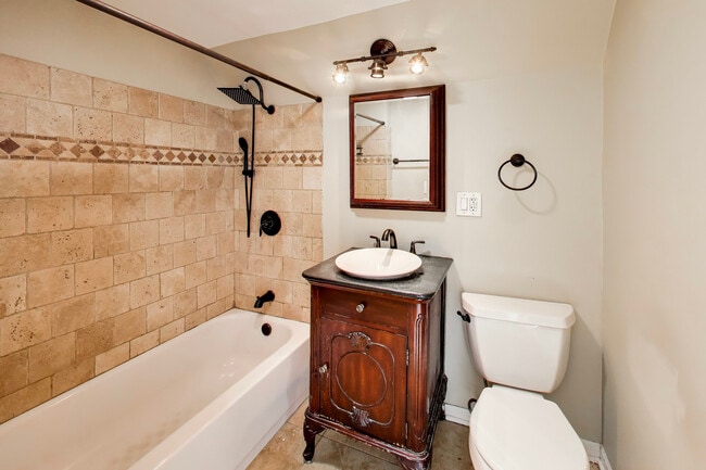 Building Photo - 4614 N Springfield Ave