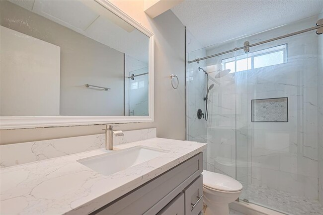 Building Photo - 6822 Stonewater