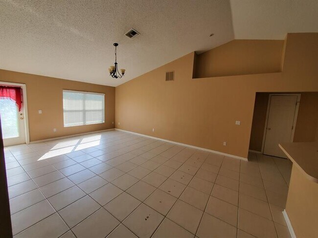 Building Photo - 2518 SE Cooper Ln