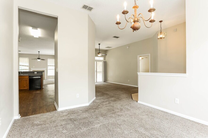 Building Photo - 407 Sparrow Branch Cir