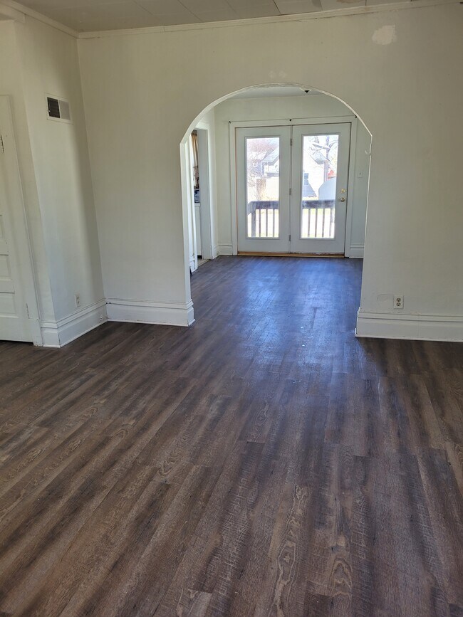 Access to back yard - 819 Hawthorne Ave