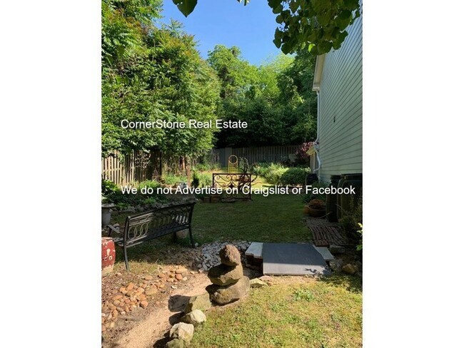 Building Photo - 401 Cityview Ln