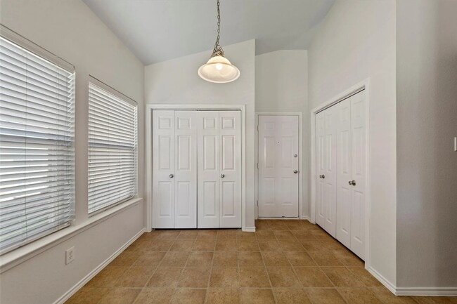 Building Photo - 7509 Burton Ln