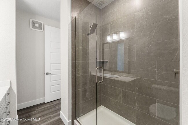 Building Photo - 8663 Ivanhoe Dr