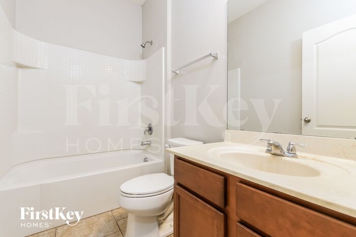 Building Photo - 1746 Sereno Dr