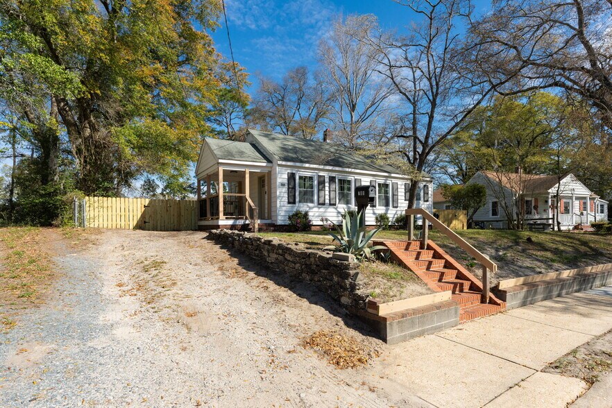 Building Photo - 705 Ivey Cir