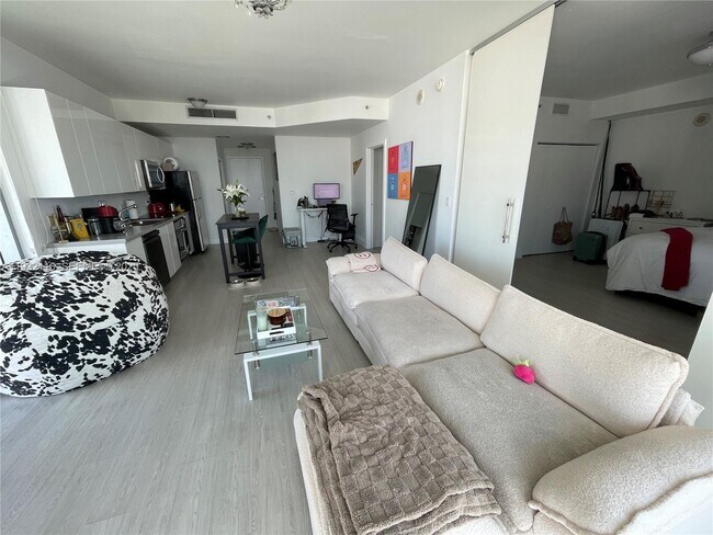 Building Photo - 90 SW 3rd St