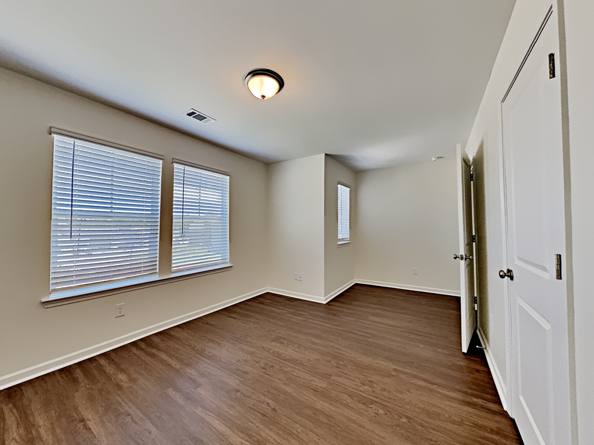 Building Photo - 307 Camp dr