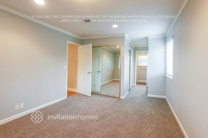 Building Photo - 160 Lakehurst Dr