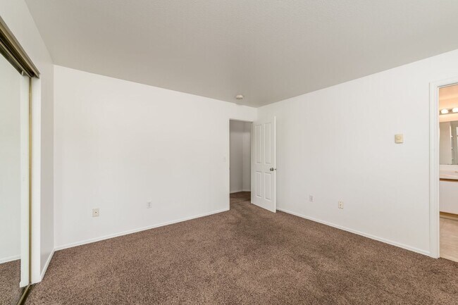 Building Photo - Tualatin condo for rent