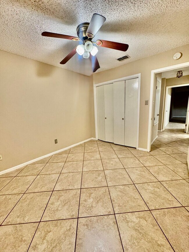 Building Photo - 5909 Golden Canyon Dr