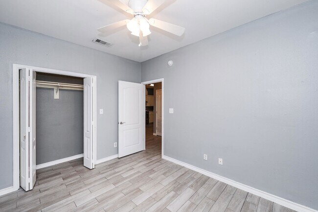 Building Photo - 205 W San Carlos St