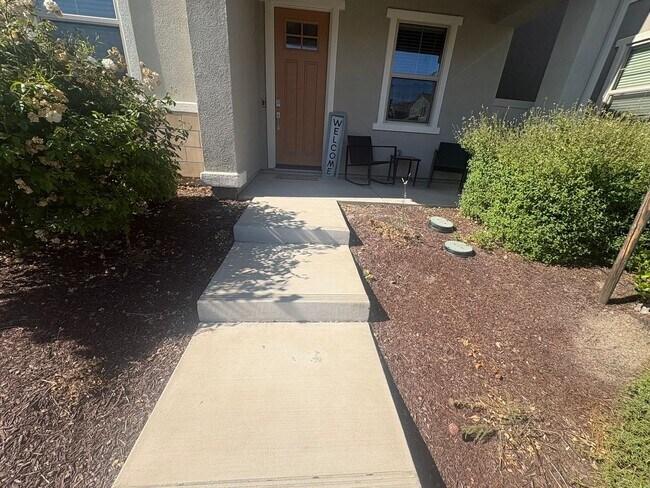 Building Photo - 1839 Yellowwood Ave