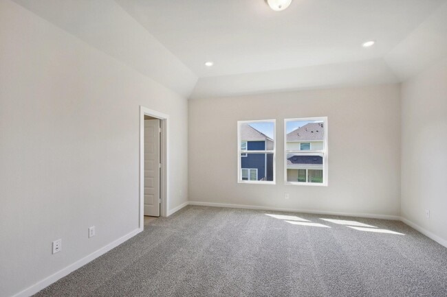 Building Photo - 586 Avisa Dr