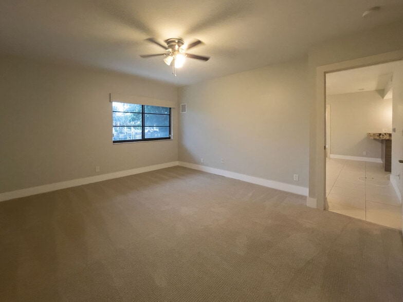 Building Photo - 64 Isle Of Venice Dr