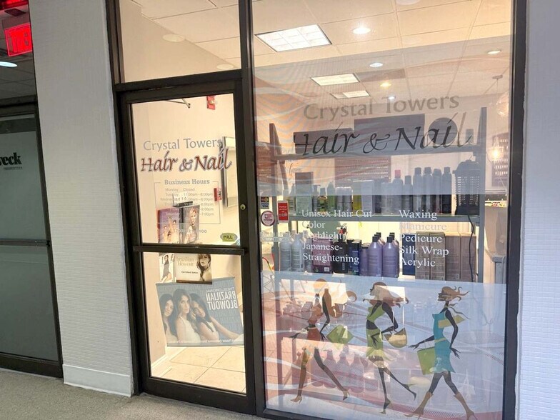 Building Photo - 1600 S Eads St