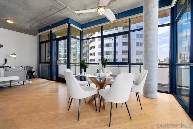Building Photo - 527 Tenth Ave