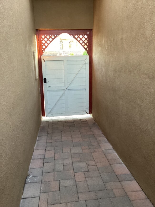 Building Photo - 1630 W 27th St