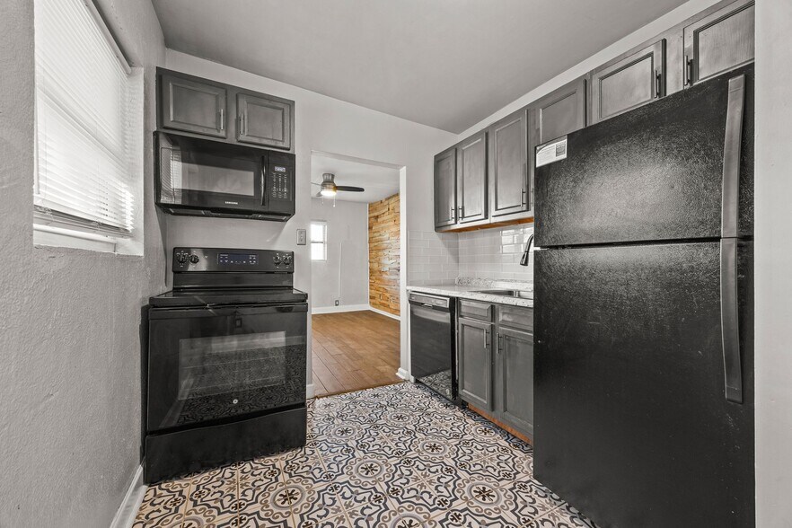 Kitchen - 692 SW Smith St