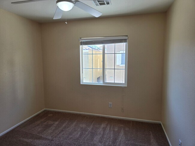 Building Photo - 9160 Column Ct