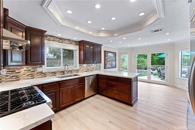 Building Photo - 24832 Los Gatos Dr