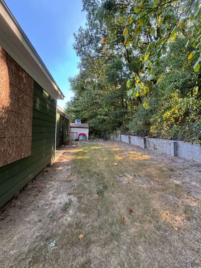 Building Photo - "4-Bed, 2-Bath Retreat in Memphis – Your Perfect Sanctuary Awaits!"