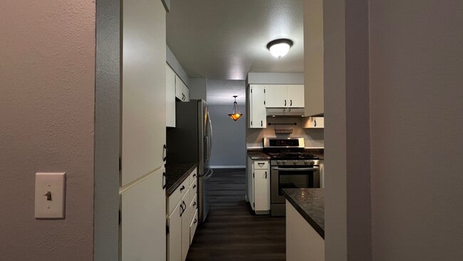 Building Photo - Charming 3-Bed, 2-Bath Retreat!