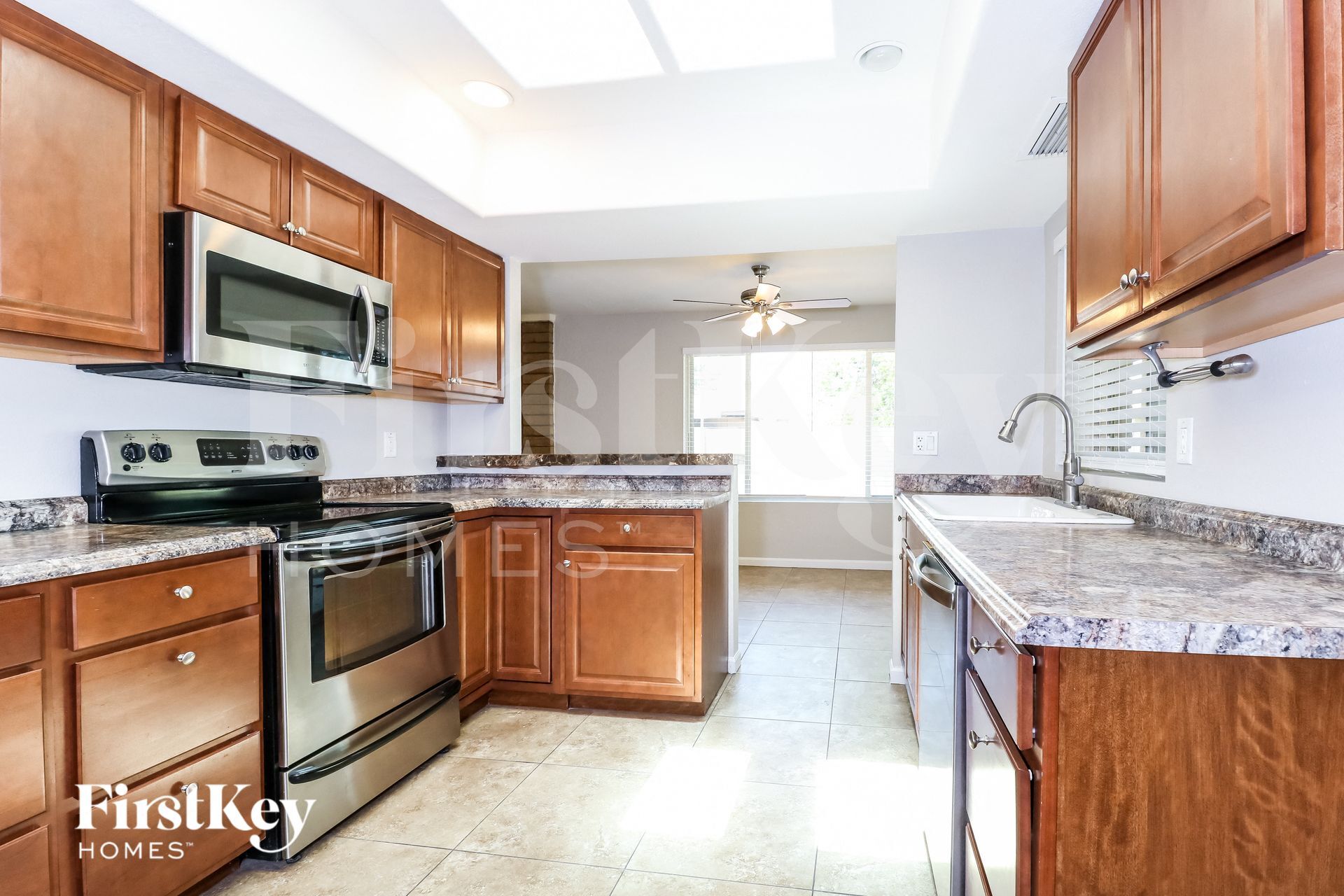 Building Photo - 5820 W Carol Ave