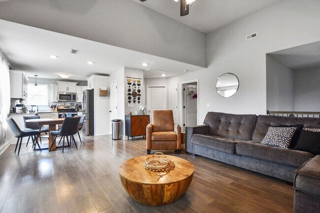 Building Photo - Pet Friendly Four Bedroom with Basement!