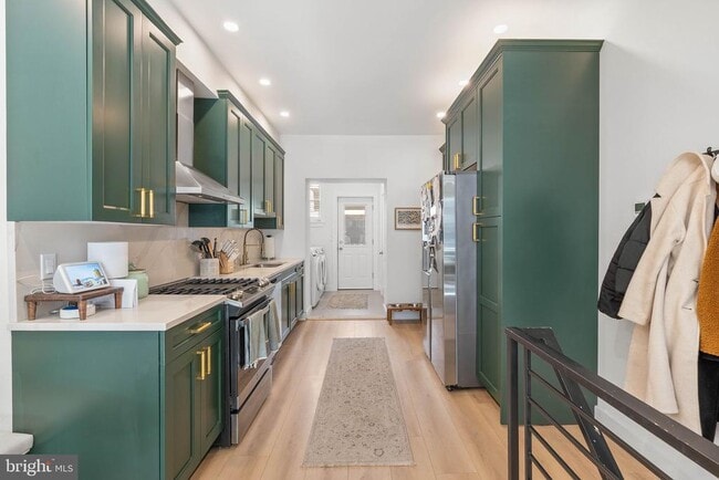 Building Photo - 1743 McClellan St