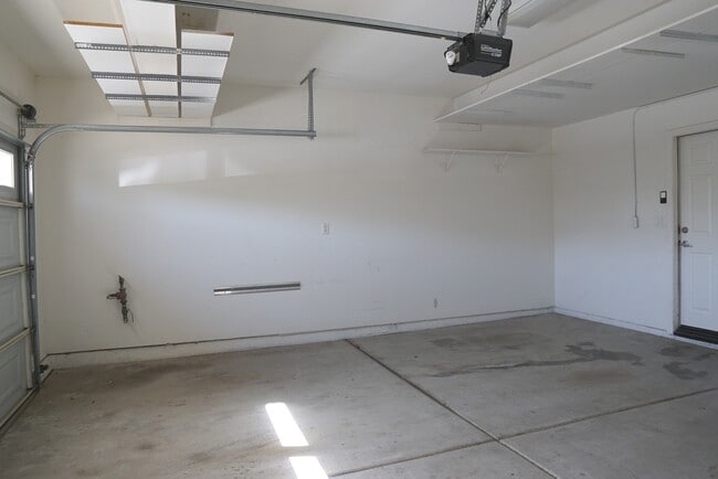 Building Photo - 35579 Domani Dr