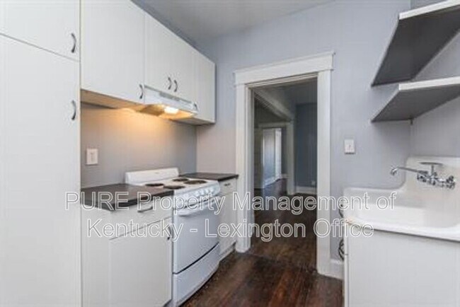 Building Photo - 262 Kalmia Ave