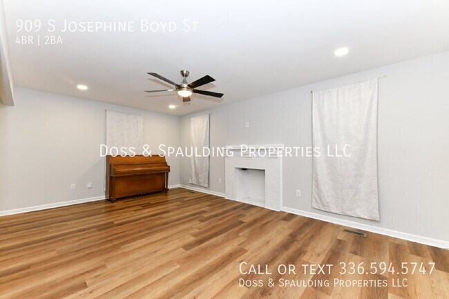 Building Photo - 909 S Josephine Boyd St
