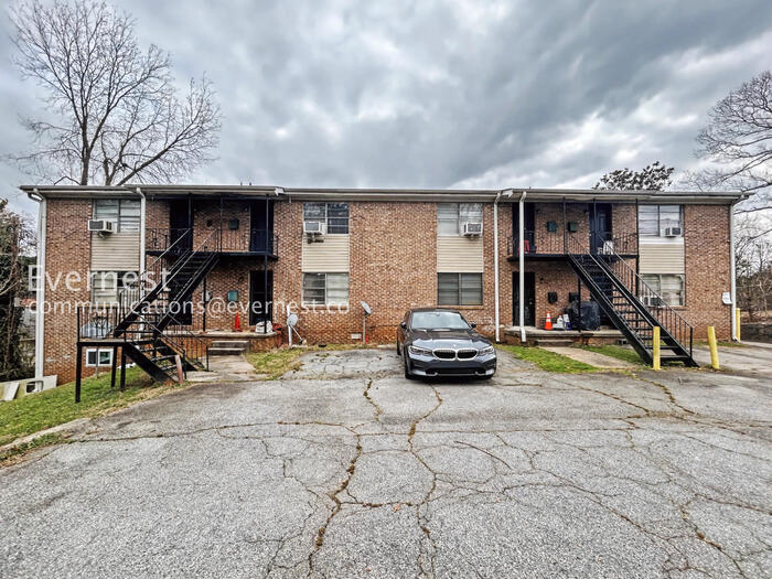 Building Photo - 4527 Glade Rd