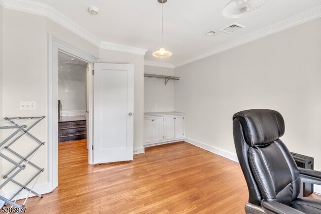 Building Photo - 65 S Mountain Ave