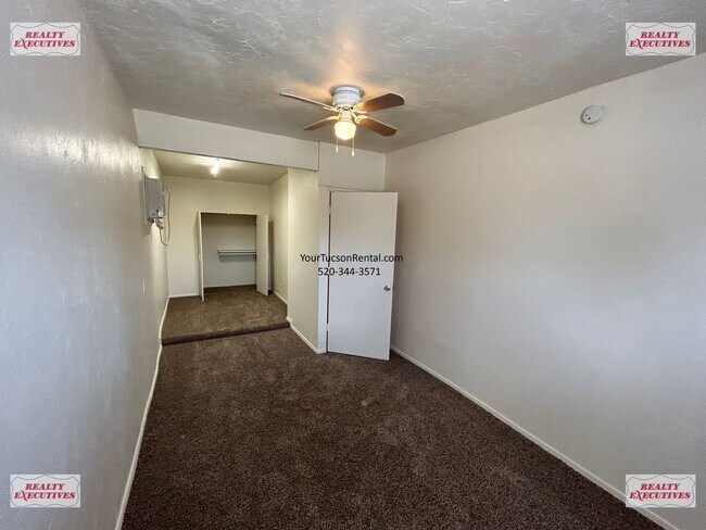 Building Photo - Tucson Blvd & Irvington Rd area - 4 Bedroo...