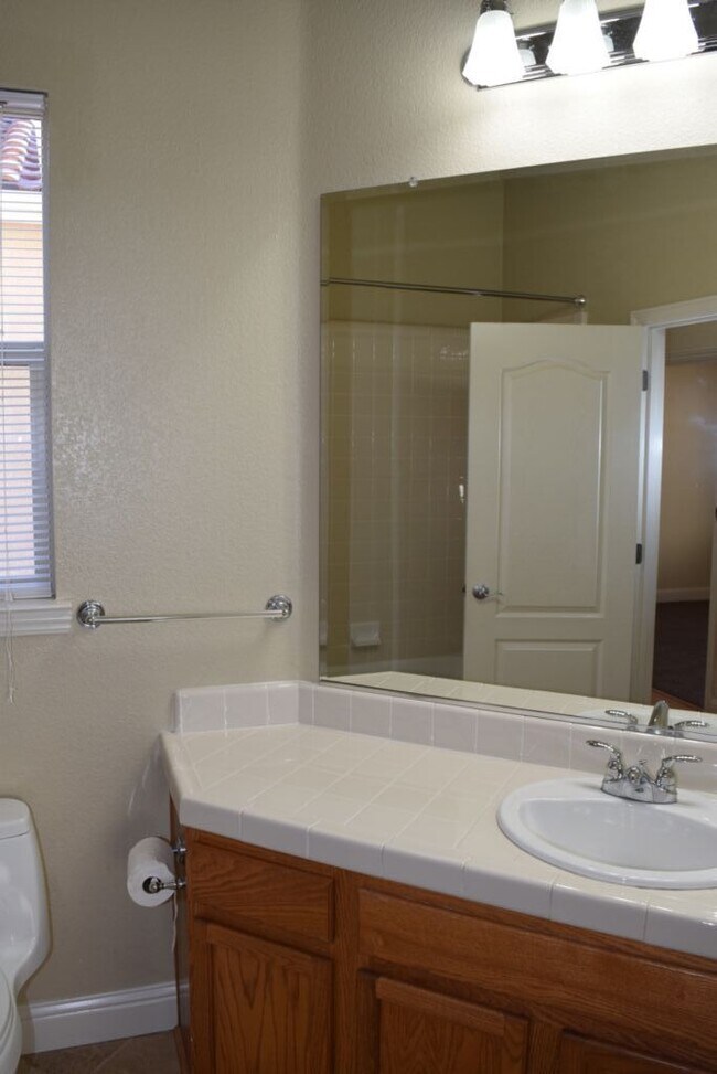 Building Photo - 2768 Westview Dr