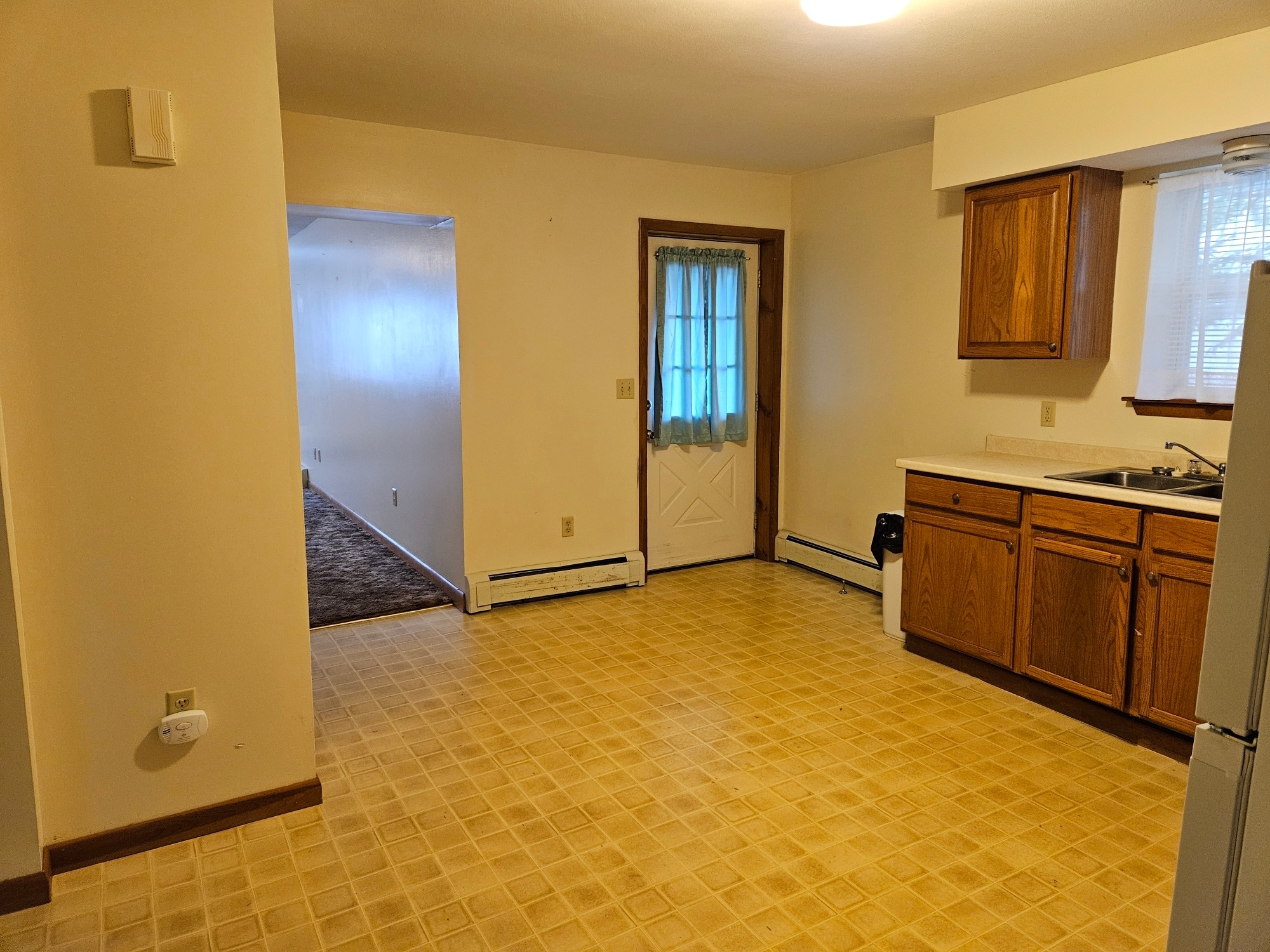 Kitchen - 138 W Utica St